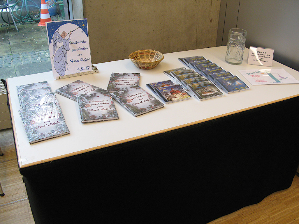 Verkaufstisch mit Bücher und CD´s
